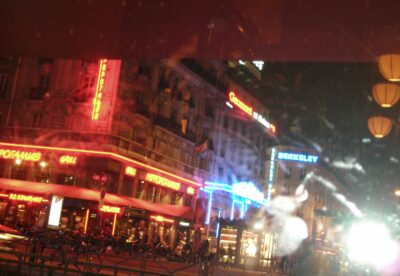 Café cerca de la Rue d'Amsterdam con Naroa y Gorka