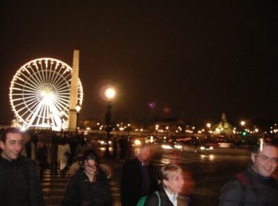 Paseo nocturno por el Sena, puentes y monumentos iluminados