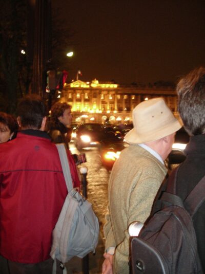 Paseo nocturno por el Sena, puentes y monumentos iluminados