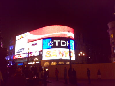 Piccadilly Circus — pantallas TDK y Sanyo (clásicos hasta 2011)