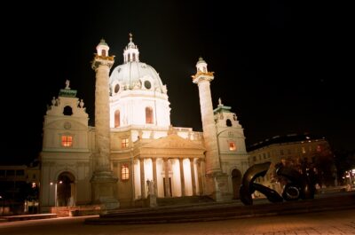 Praga-Budapest-Viena Viena — 284