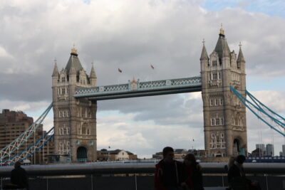 Tower Bridge — vista frontal