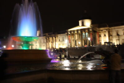 Trafalgar Square + National Gallery nocturna
