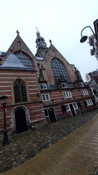 Sint-Janskerk, Gouda (vista desde Achter de Kerk)