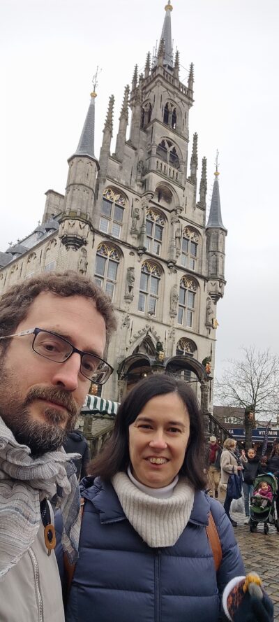 Selfie ante el Stadhuis de Gouda