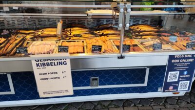 Puesto de Kibbeling en el Markt de Gouda