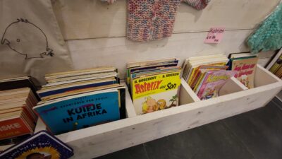 Librería 2ª mano en Gouda — comics (Kuifje, Asterix)