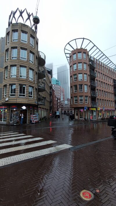Spuiplein, La Haya — edificios 'Dansende Huizen'
