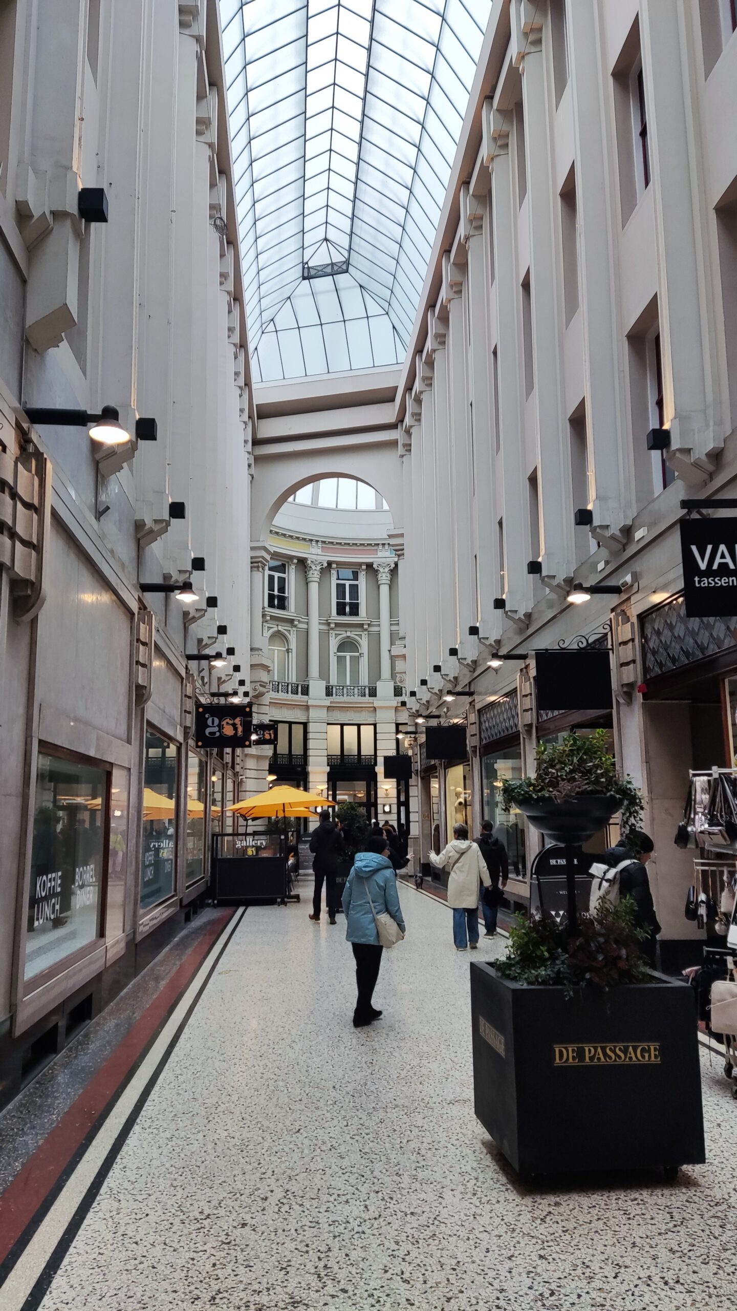 De Passage, La Haya — galería comercial histórica