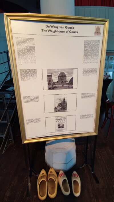 Goudse Waag — panel 'De Waag van Gouda / The Weighhouse of Gouda'