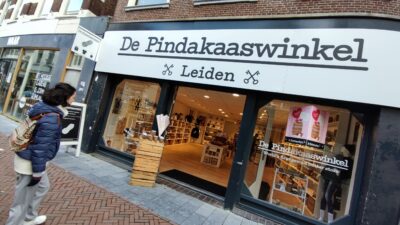 Leiden — De Pindakaaswinkel (tienda de mantequilla de cacahuete)