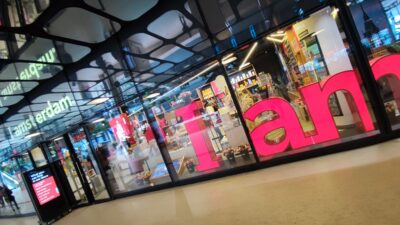 Amsterdam Centraal — tienda 'I amsterdam'
