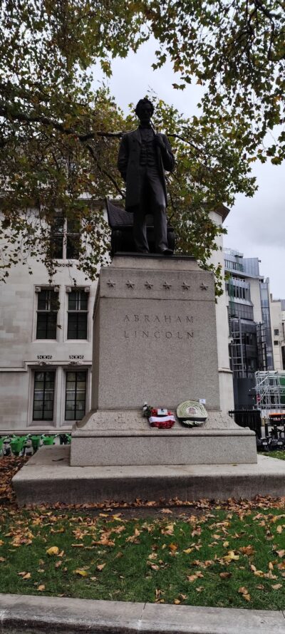 Londres 26 oct 2025 — 114