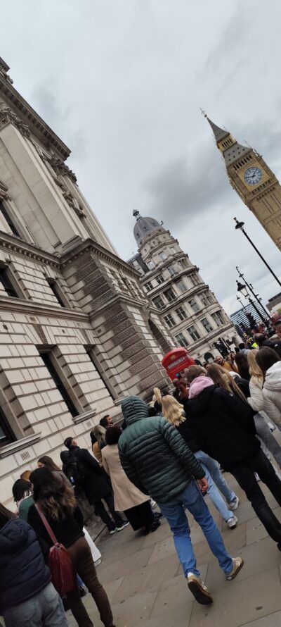 Londres 26 oct 2025 — 115
