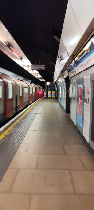 Londres 26 oct 2025 — 245