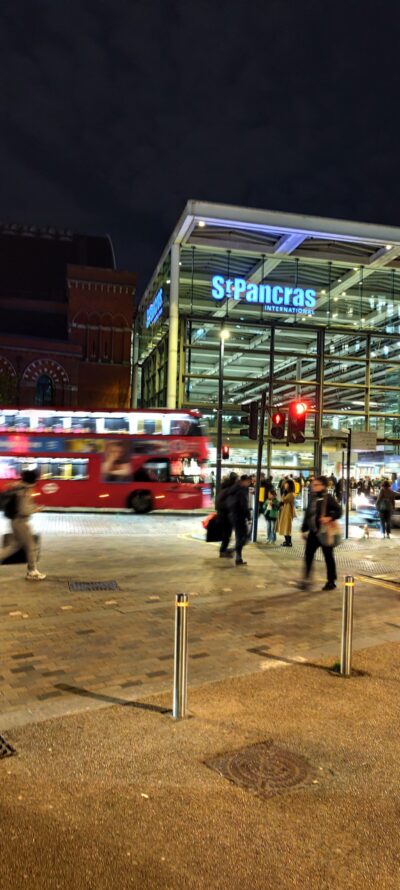 Londres 28 oct 2025 — 54