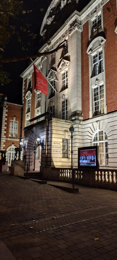 Londres 28 oct 2025 — 93