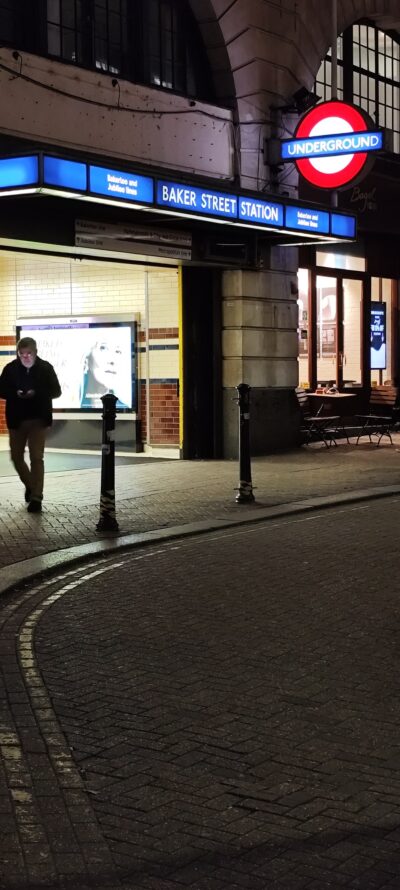 Londres 28 oct 2025 — 100