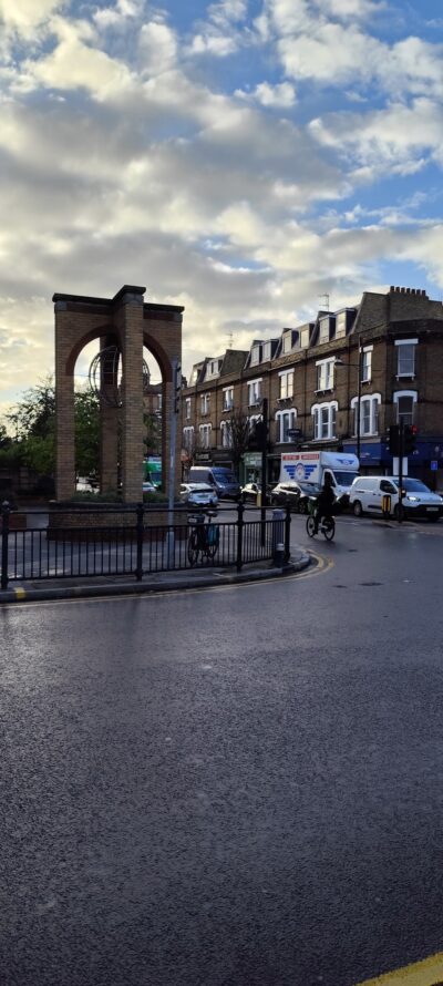 Londres 31 oct 2025 — 106