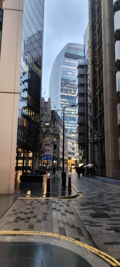 Londres 31 oct 2025 — 152