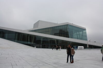 Ópera de Oslo — fachada de cristal