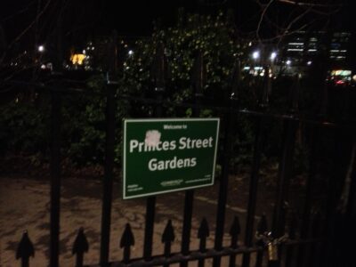Princes Street Gardens — cartel de bienvenida