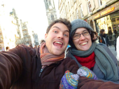 Royal Mile con The Hub (Tolbooth Kirk) al fondo