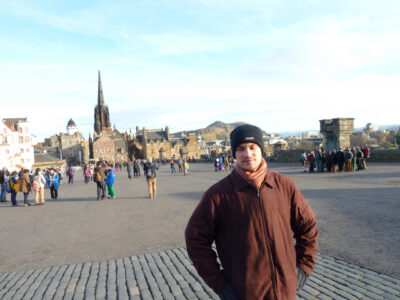 Esplanade del Castillo con The Hub y Arthur's Seat al fondo