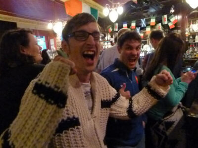 Pub viendo el Six Nations 2013