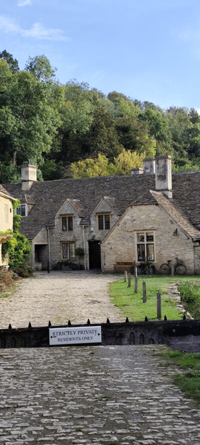 Castle Combe, iglesia St Andrew y paseo por el pueblo