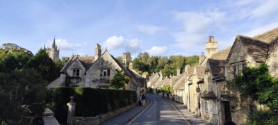 Castle Combe, iglesia St Andrew y paseo por el pueblo